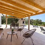 Villa Sea View *big Pool * Bbq * Direct Sea Access *