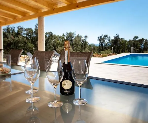Sea View *big Pool * Bbq * Direct Sea Access